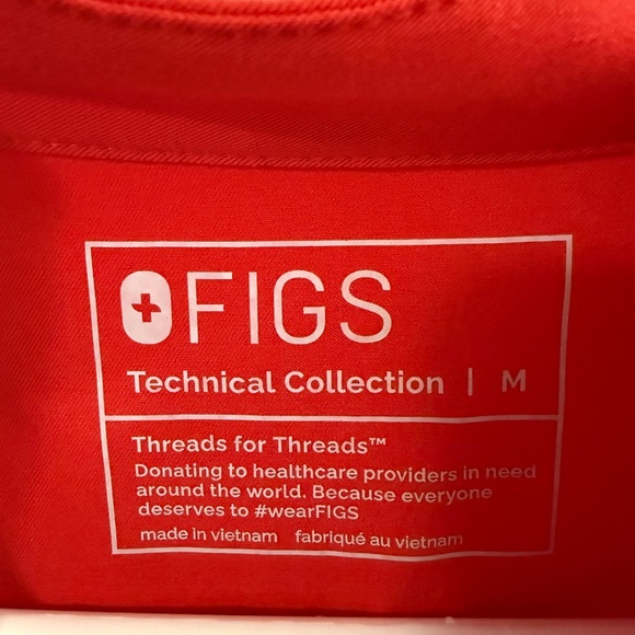 Figs Scarlet Technical Collection Top - Picture 3 of 3